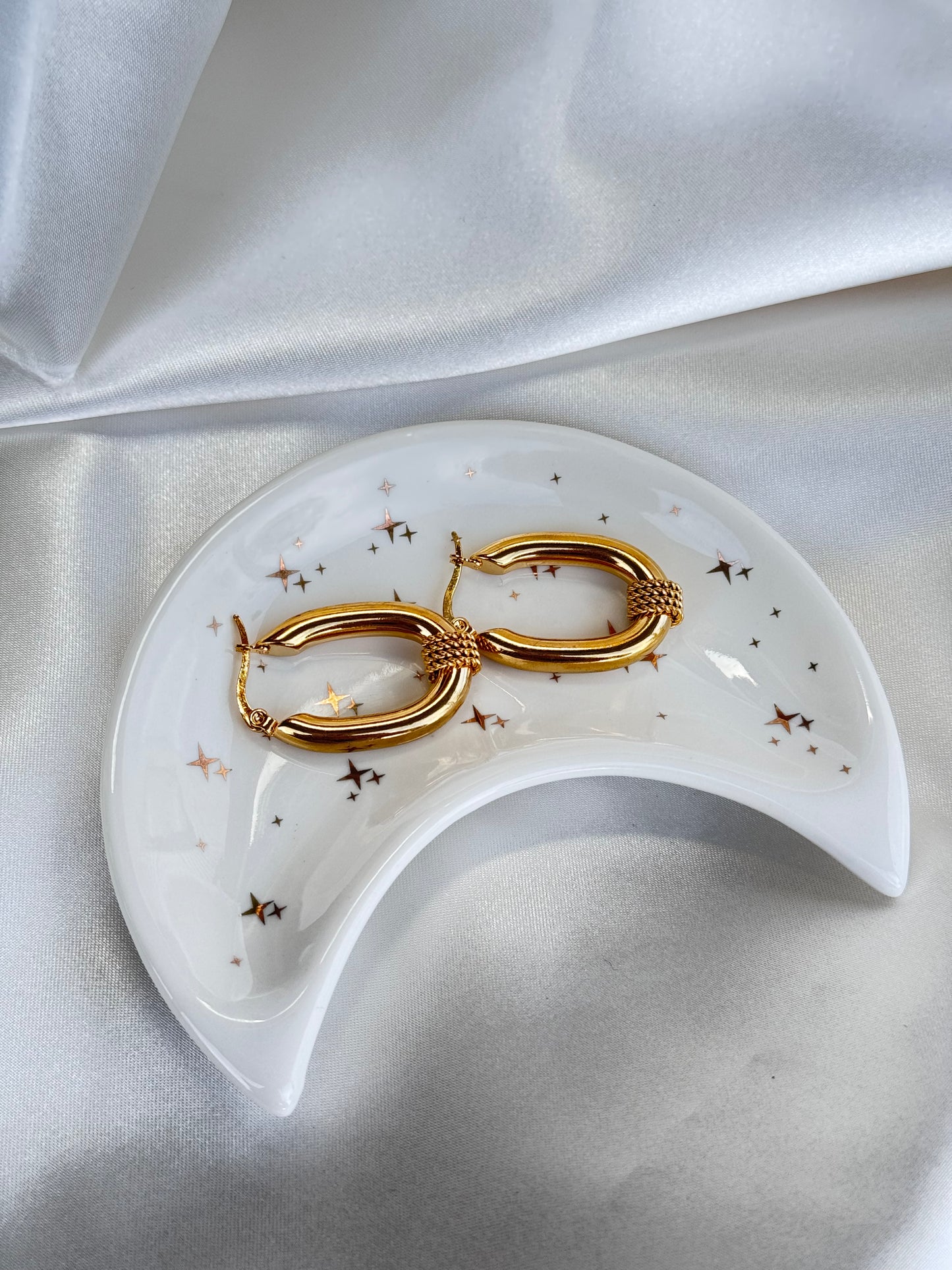 Amanda hoops.
