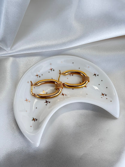 Amanda hoops.