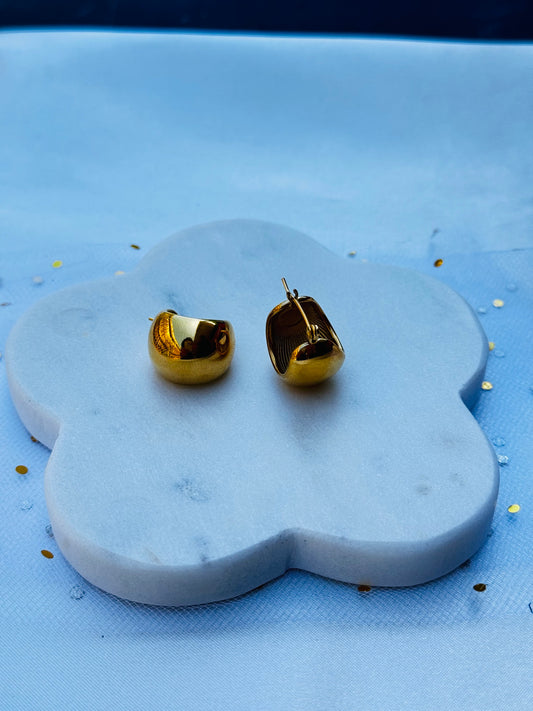 Eloise hoops.